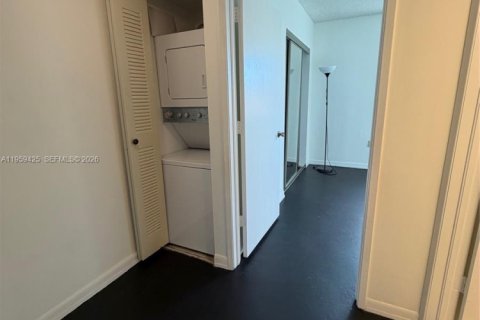 Condominio en alquiler en Miami, Florida, 2 dormitorios, 107.77 m2 № 2023580 - foto 17