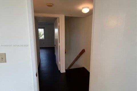 Condominio en alquiler en Miami, Florida, 2 dormitorios, 107.77 m2 № 2023580 - foto 21