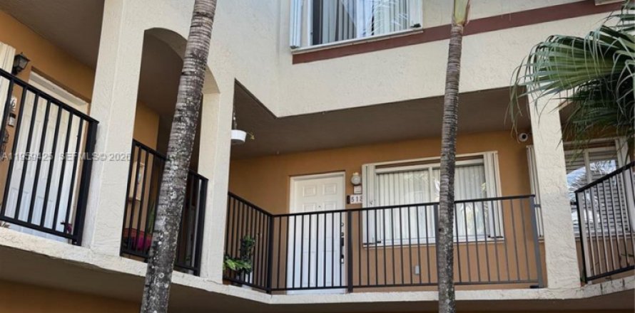 Condominio en Miami, Florida, 2 dormitorios  № 2023580