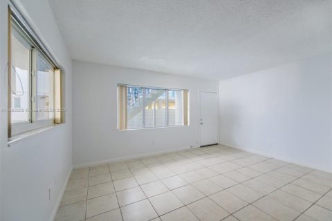 Condominio en venta en Miami Beach, Florida, 1 dormitorio, 52.95 m2 № 1811696 - foto 24