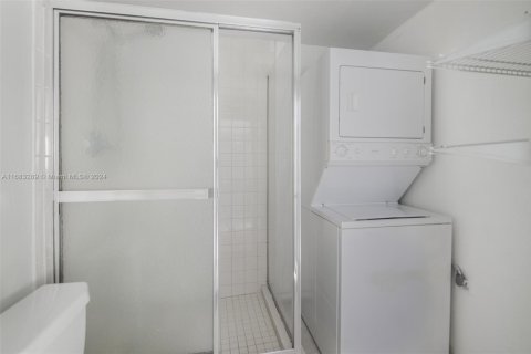 Condominio en venta en Miami Beach, Florida, 1 dormitorio, 52.95 m2 № 1811696 - foto 13