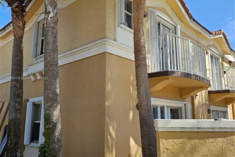Townhouse in Miramar, Florida 3 bedrooms, 136.57 sq.m. № 1860308 - photo 9
