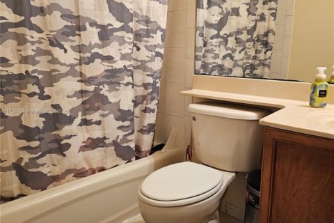 Townhouse in Miramar, Florida 3 bedrooms, 136.57 sq.m. № 1860308 - photo 8