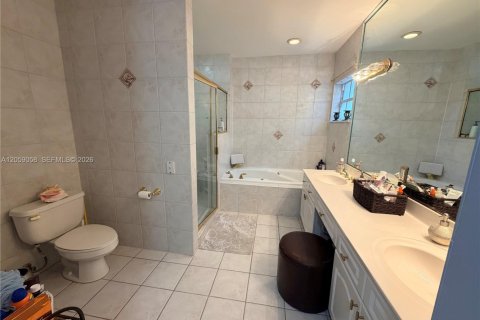 Villa ou maison à vendre à Miami, Floride: 4 chambres, 218.41 m2 № 2264152 - photo 23