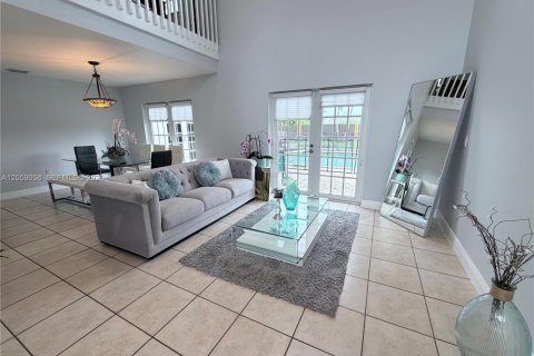 Villa ou maison à vendre à Miami, Floride: 4 chambres, 218.41 m2 № 2264152 - photo 4