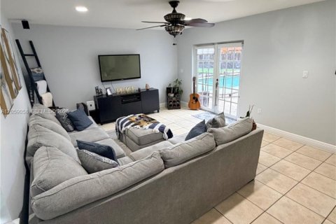 Villa ou maison à vendre à Miami, Floride: 4 chambres, 218.41 m2 № 2264152 - photo 8