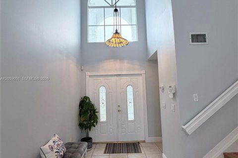 Villa ou maison à vendre à Miami, Floride: 4 chambres, 218.41 m2 № 2264152 - photo 2