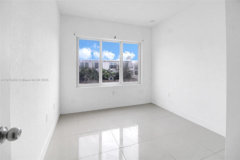 Купить таунхаус в Хомстед, Флорида 4 спальни, 129.88м2, № 2082473 - фото 11