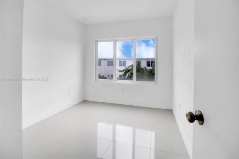 Купить таунхаус в Хомстед, Флорида 4 спальни, 129.88м2, № 2082473 - фото 19
