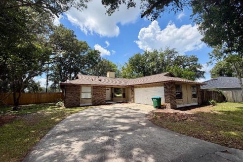 Villa ou maison à Deltona, Floride 3 chambres, 136.19 m2 № 2308472