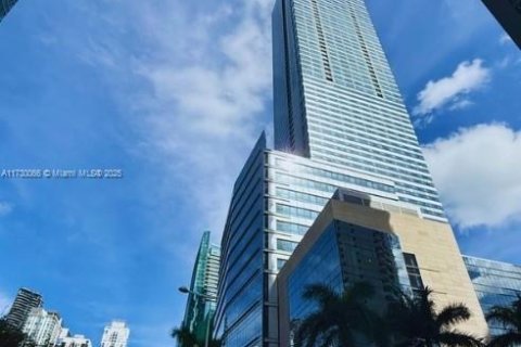 Купить кондоминиум в Майами, Флорида 57.97м2, № 1703449 - фото 2