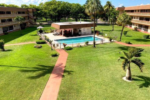 Copropriété à louer à Hollywood, Floride: 2 chambres, 89.93 m2 № 2439192 - photo 16
