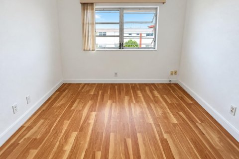 Copropriété à louer à Hollywood, Floride: 2 chambres, 89.93 m2 № 2439192 - photo 9
