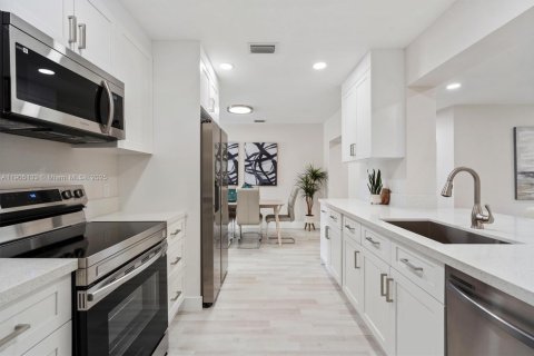 Купить виллу или дом в Вест-Парк, Флорида 4 спальни, 179.49м2, № 1955788 - фото 6