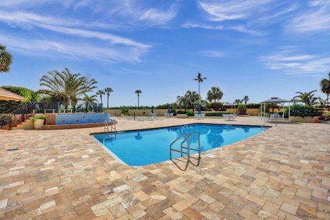 Condo in Jupiter, Florida, 2 bedrooms  № 2243578 - photo 16