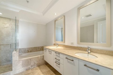Condominio en venta en Sarasota, Florida, 1 dormitorio, 83.61 m2 № 2427021 - foto 16