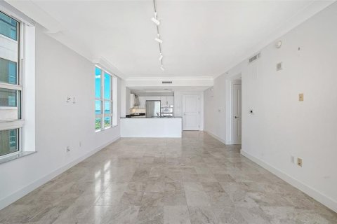 Condominio en venta en Sarasota, Florida, 1 dormitorio, 83.61 m2 № 2427021 - foto 8