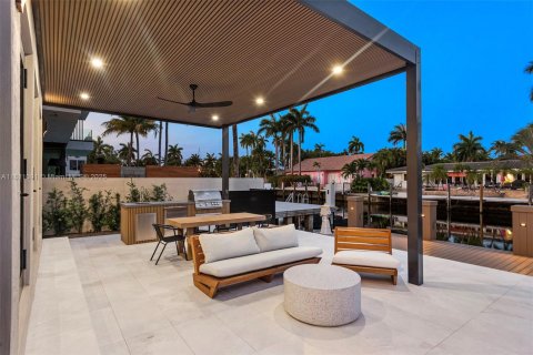 House in Fort Lauderdale, Florida 6 bedrooms, 513.38 sq.m. № 1959888 - photo 20