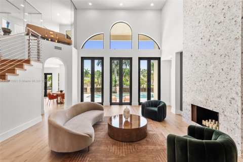 House in Fort Lauderdale, Florida 6 bedrooms, 513.38 sq.m. № 1959888 - photo 9