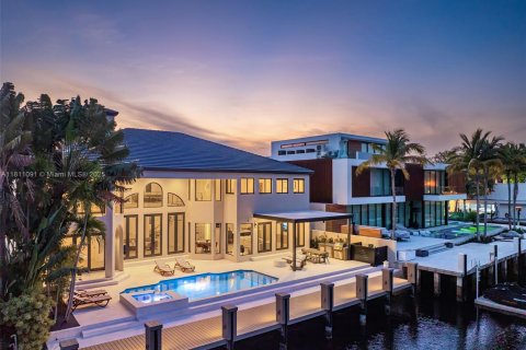 House in Fort Lauderdale, Florida 6 bedrooms, 513.38 sq.m. № 1959888 - photo 3