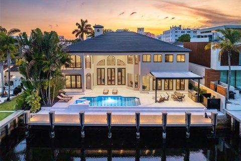 House in Fort Lauderdale, Florida 6 bedrooms, 513.38 sq.m. № 1959888