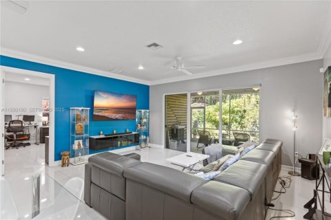 House in Dania Beach, Florida 3 bedrooms, 163.88 sq.m. № 1988951 - photo 17