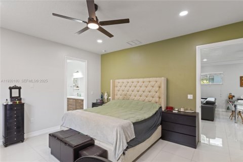 House in Dania Beach, Florida 3 bedrooms, 163.88 sq.m. № 1988951 - photo 22