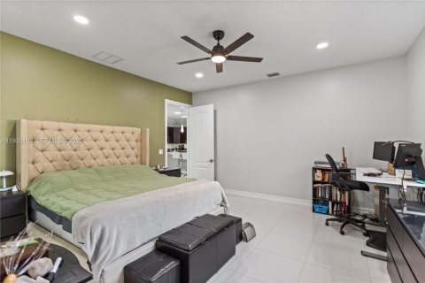 House in Dania Beach, Florida 3 bedrooms, 163.88 sq.m. № 1988951 - photo 25