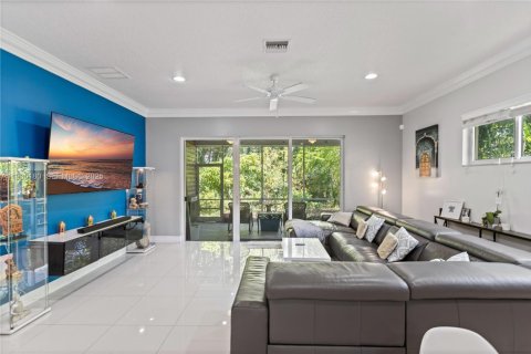 House in Dania Beach, Florida 3 bedrooms, 163.88 sq.m. № 1988951 - photo 16