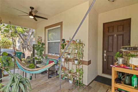 House in Dania Beach, Florida 3 bedrooms, 163.88 sq.m. № 1988951 - photo 6