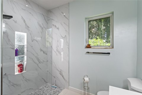 House in Dania Beach, Florida 3 bedrooms, 163.88 sq.m. № 1988951 - photo 28