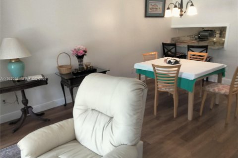 Снять в аренду кондоминиум в Лодерхилл, Флорида 2 спальни, 102.19м2, № 2034913 - фото 4