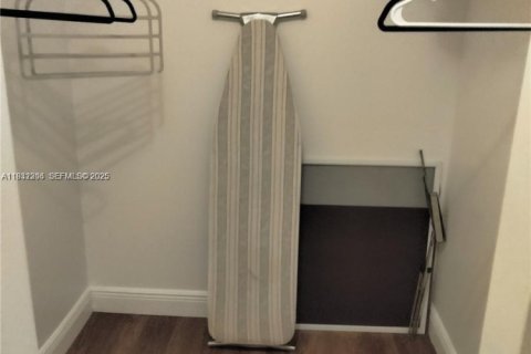 Снять в аренду кондоминиум в Лодерхилл, Флорида 2 спальни, 102.19м2, № 2034913 - фото 12