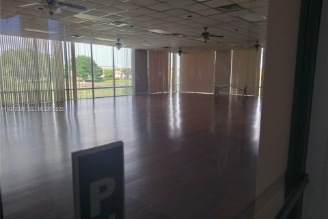 Снять в аренду кондоминиум в Лодерхилл, Флорида 2 спальни, 102.19м2, № 2034913 - фото 20