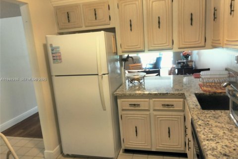 Снять в аренду кондоминиум в Лодерхилл, Флорида 2 спальни, 102.19м2, № 2034913 - фото 5