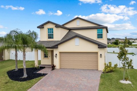 Casa en venta en St. Lucie, Florida, 5 dormitorios, 223.8 m2 № 2080247 - foto 2