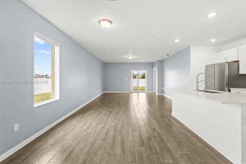 Casa en venta en St. Lucie, Florida, 5 dormitorios, 223.8 m2 № 2080247 - foto 6