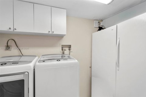 Copropriété à vendre à Aventura, Floride: 4 chambres, 282.79 m2 № 2045988 - photo 23