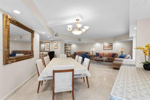 Copropriété à vendre à Aventura, Floride: 4 chambres, 282.79 m2 № 2045988 - photo 5