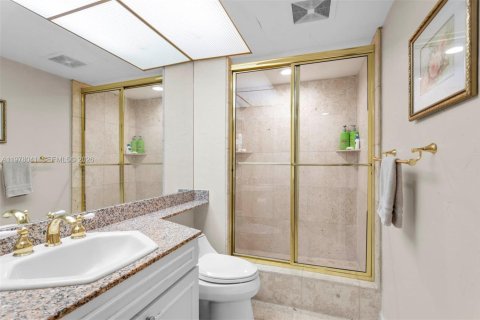Copropriété à vendre à Aventura, Floride: 4 chambres, 282.79 m2 № 2045988 - photo 25