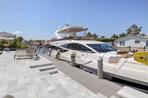 Villa ou maison à louer à Boca Raton, Floride: 4 chambres, 207.17 m2 № 962347 - photo 1