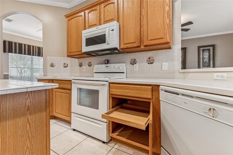 House in Kissimmee, Florida 2 bedrooms, 189.33 sq.m. № 2099310 - photo 10