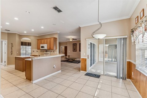 House in Kissimmee, Florida 2 bedrooms, 189.33 sq.m. № 2099310 - photo 11