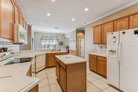 House in Kissimmee, Florida 2 bedrooms, 189.33 sq.m. № 2099310 - photo 13
