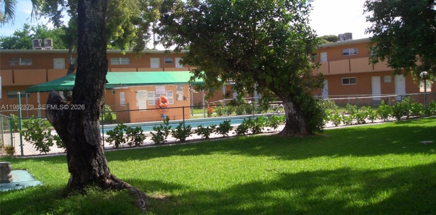 Condominio en Cutler Bay, Florida, 2 dormitorios  № 2066091