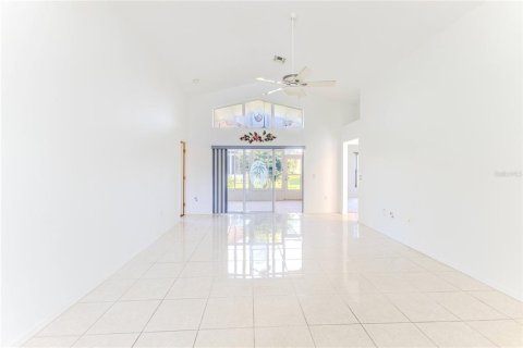 House in Spring Hill, Florida 3 bedrooms, 159.61 sq.m. № 1847901 - photo 21