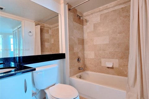 Copropriété à vendre à North Bay Village, Floride: 2 chambres, 91.42 m2 № 2023816 - photo 19