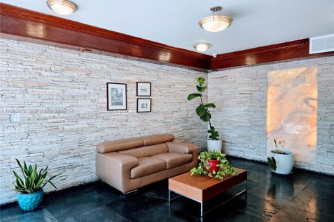 Copropriété à vendre à North Bay Village, Floride: 2 chambres, 91.42 m2 № 2023816 - photo 3