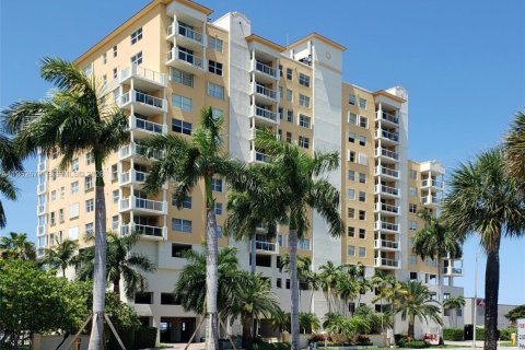 Condo à North Bay Village, Floride, 2 chambres  № 2023816