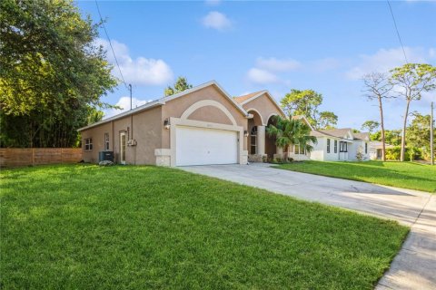 House in Tarpon Springs, Florida 3 bedrooms, 202.06 sq.m. № 1838988 - photo 2